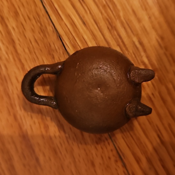 Hand Carved and painted Vintage Brown Wooden Small Pig charm - Picture 5 of 6